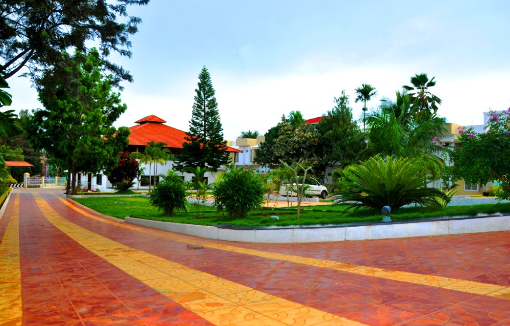 The Perfect Blend: How Hotels Are Redefining Business and Leisure Travel